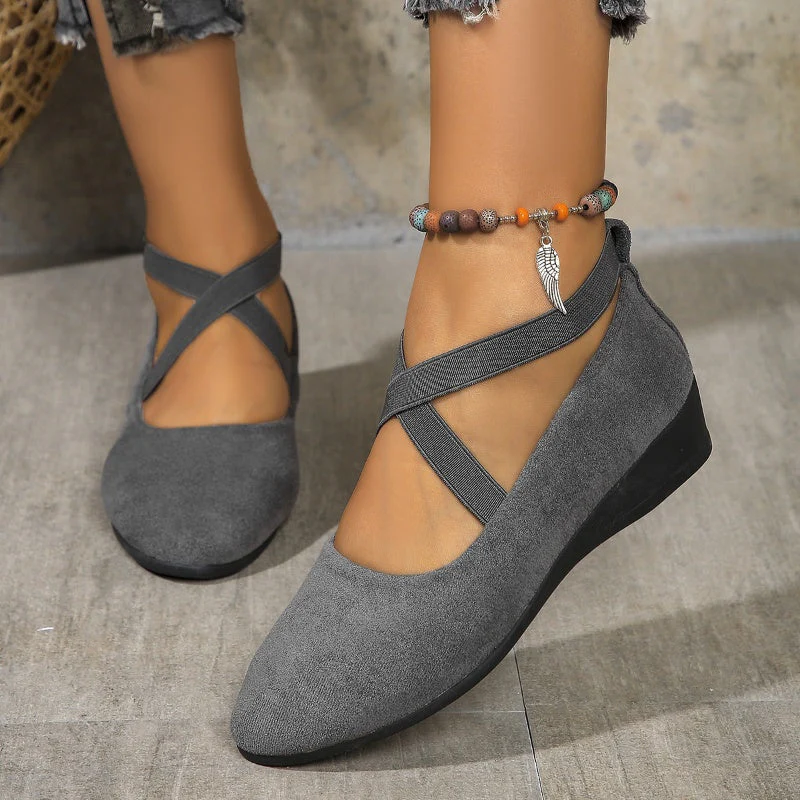Dames instapschoenen met kruisband – Suède-look ballerina’s met sleehak