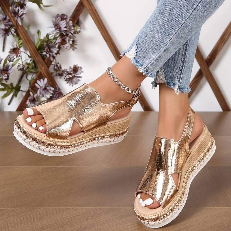 Dames sandalen met sleehak – Open sandaal met plateauzool en verstelbare hielband