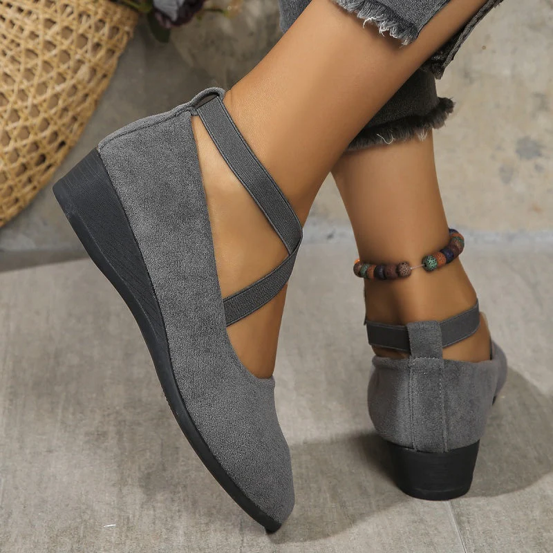 Dames instapschoenen met kruisband – Suède-look ballerina’s met sleehak
