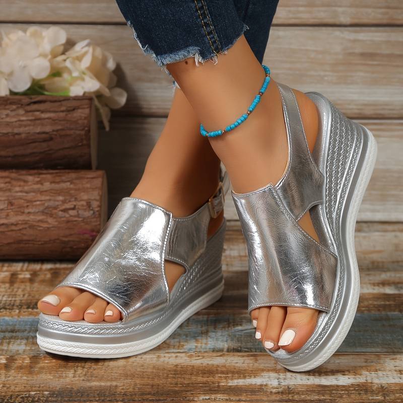 Dames sandalen met sleehak – Open sandaal met plateauzool en verstelbare hielband