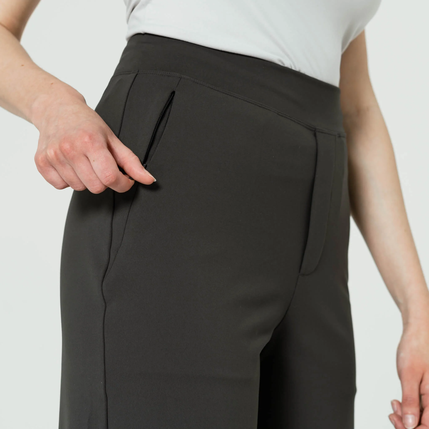 High-Waist Pantalon met Wijde Pijpen – Elastische Tailleband