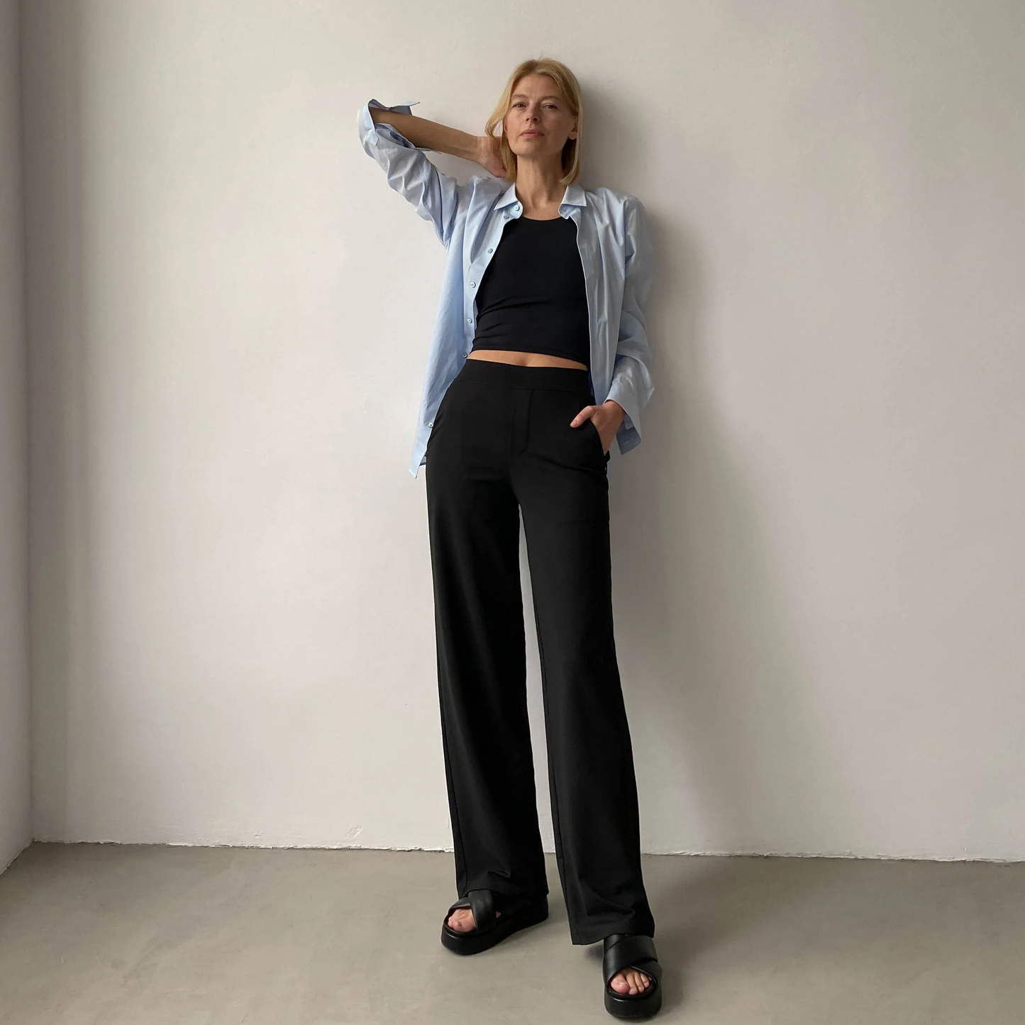 High-Waist Pantalon met Wijde Pijpen – Elastische Tailleband