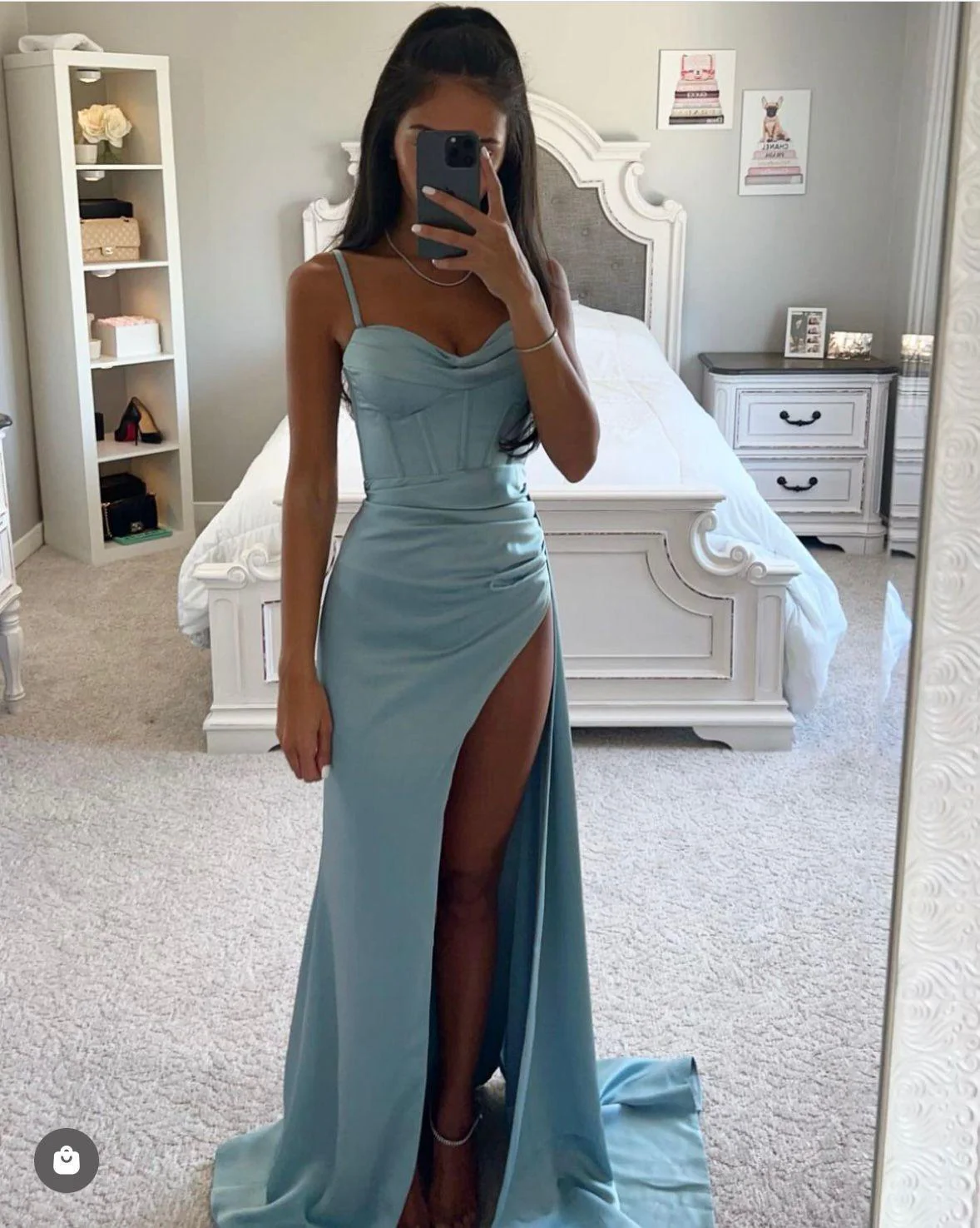 Satijnen Avondjurk met Hoge Split – Elegant Draped Fit