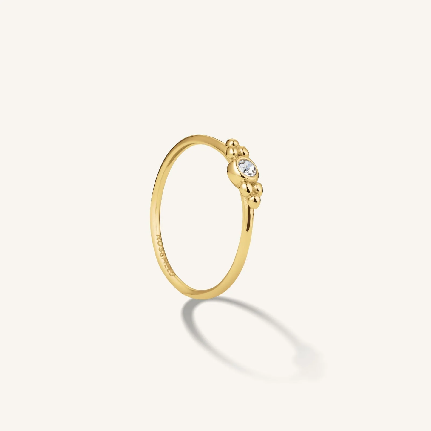 Dames Ring – Fijne Band met Bolvormige Details en Steen