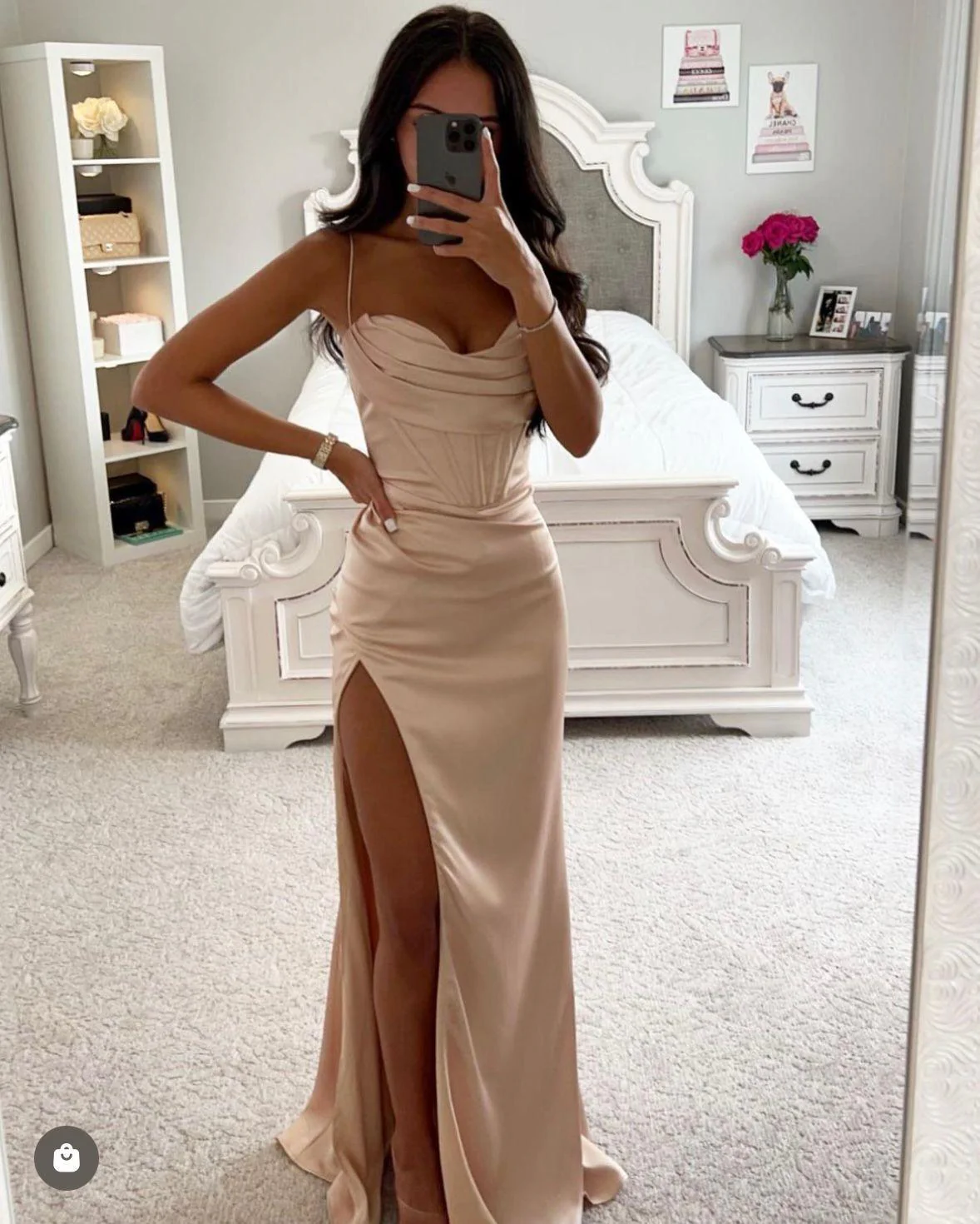 Satijnen Avondjurk met Hoge Split – Elegant Draped Fit