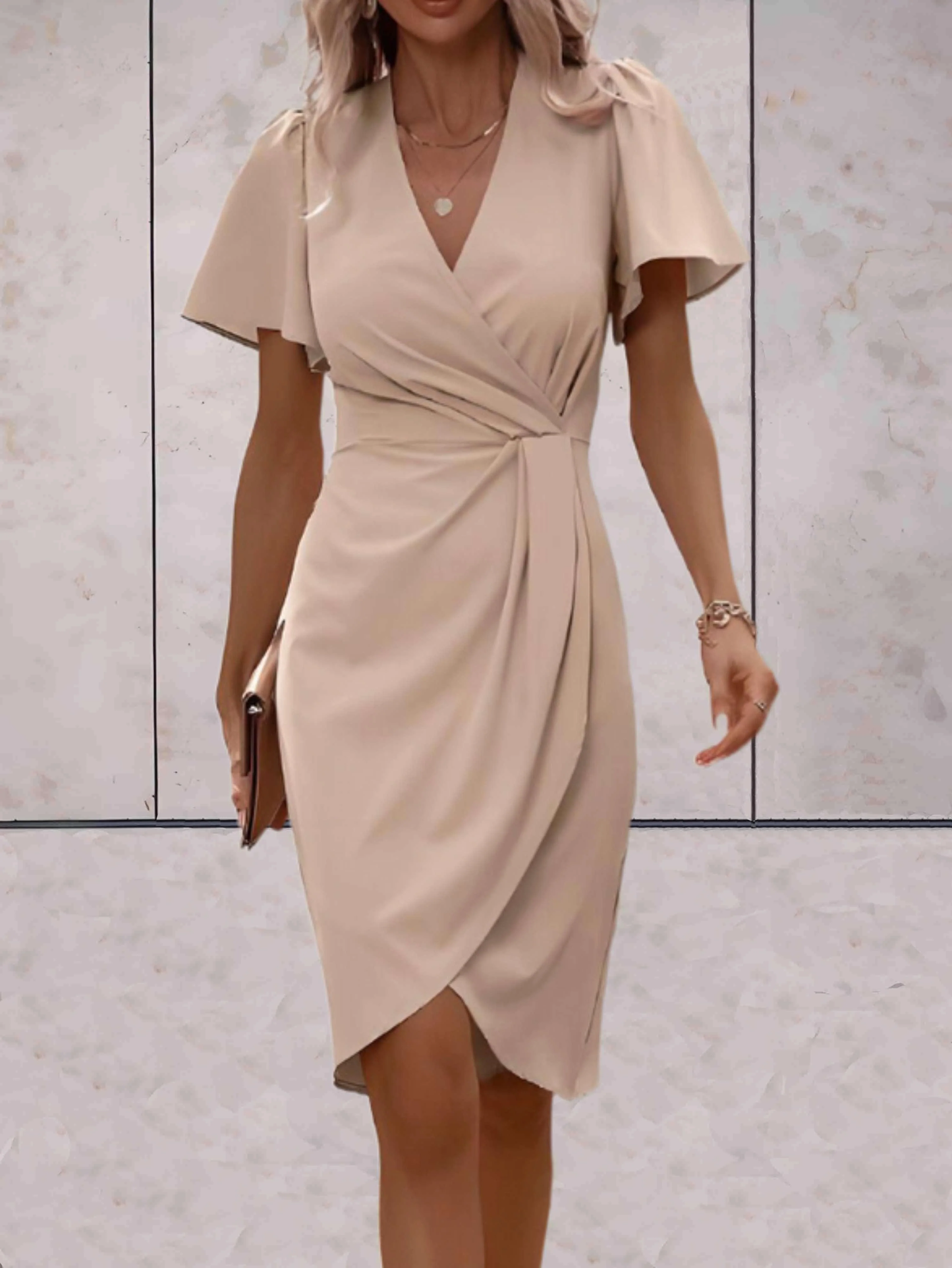 Wikkeljurk met V-Hals – Elegante Midi met Vlindermouwen