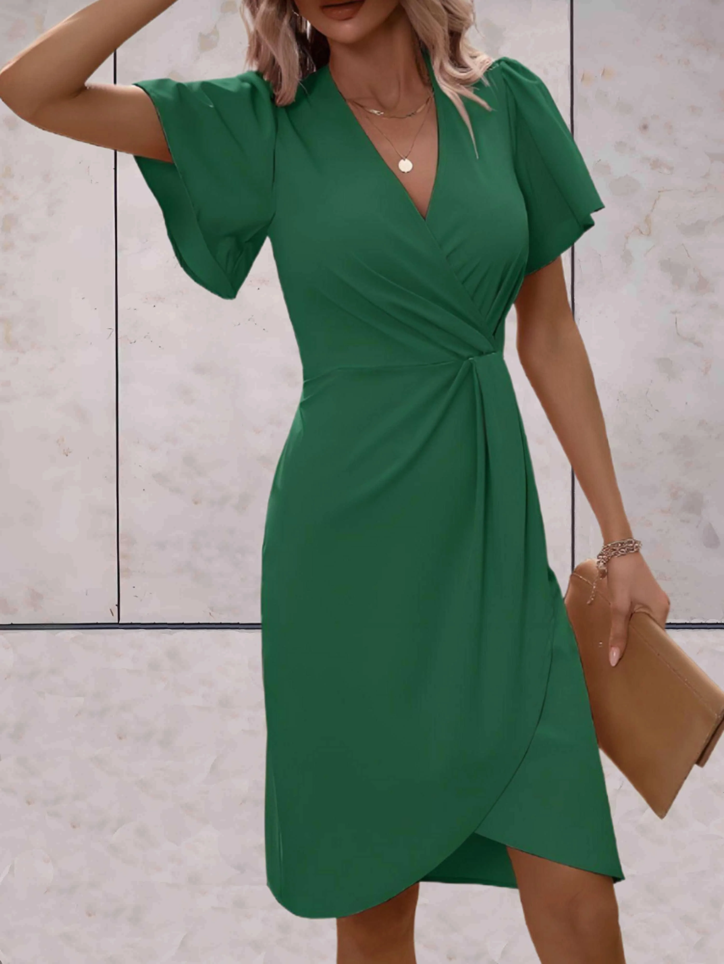 Wikkeljurk met V-Hals – Elegante Midi met Vlindermouwen