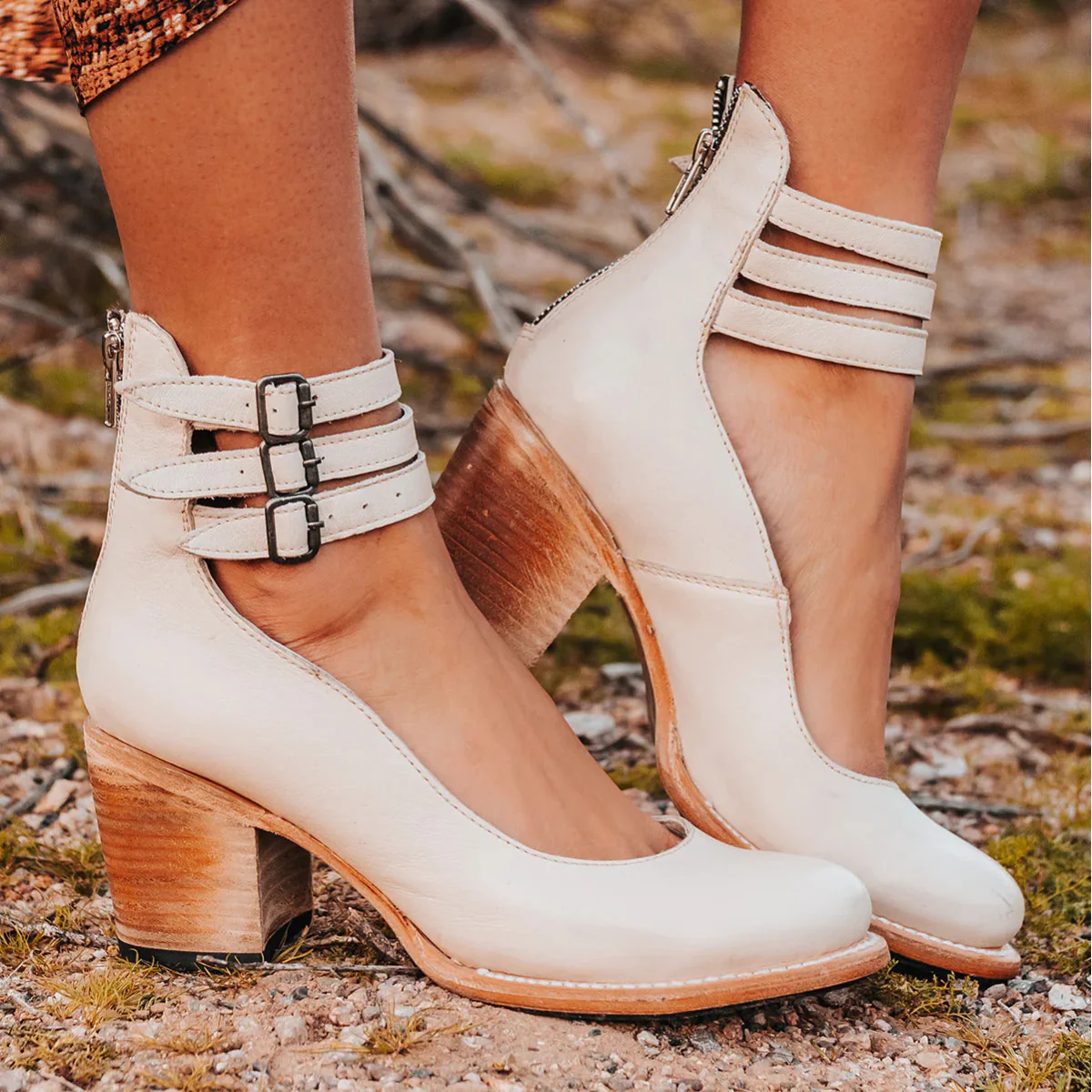 Dames enkellaarsjes met blokhak – Vintage design met gespsluiting