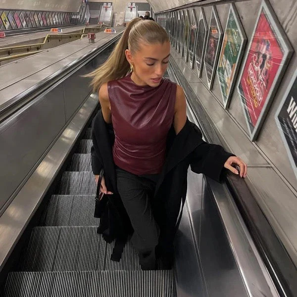 Mouwloze vegan leren top – Elegante look met moderne edge