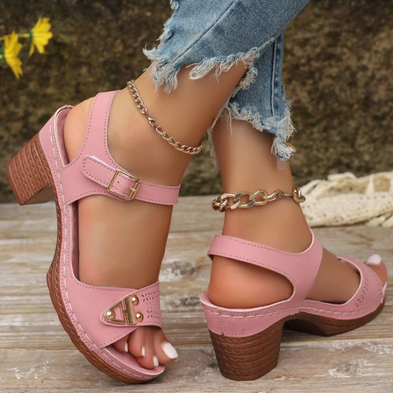 Dames Sandalen met Hak – Gespsluiting en Decoratief Neusdetail
