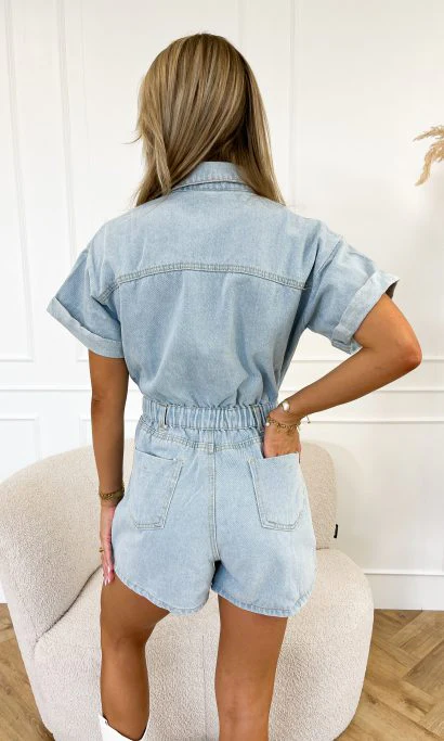 Dames Playsuit – Korte Mouwen en Opgestikte Zakken met Drukknoopsluiting