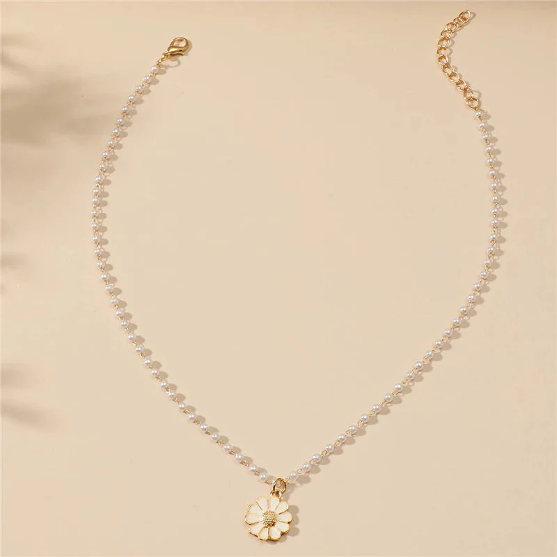 Dames Ketting – Fijn Parelsnoer met Bloemvormige Hanger