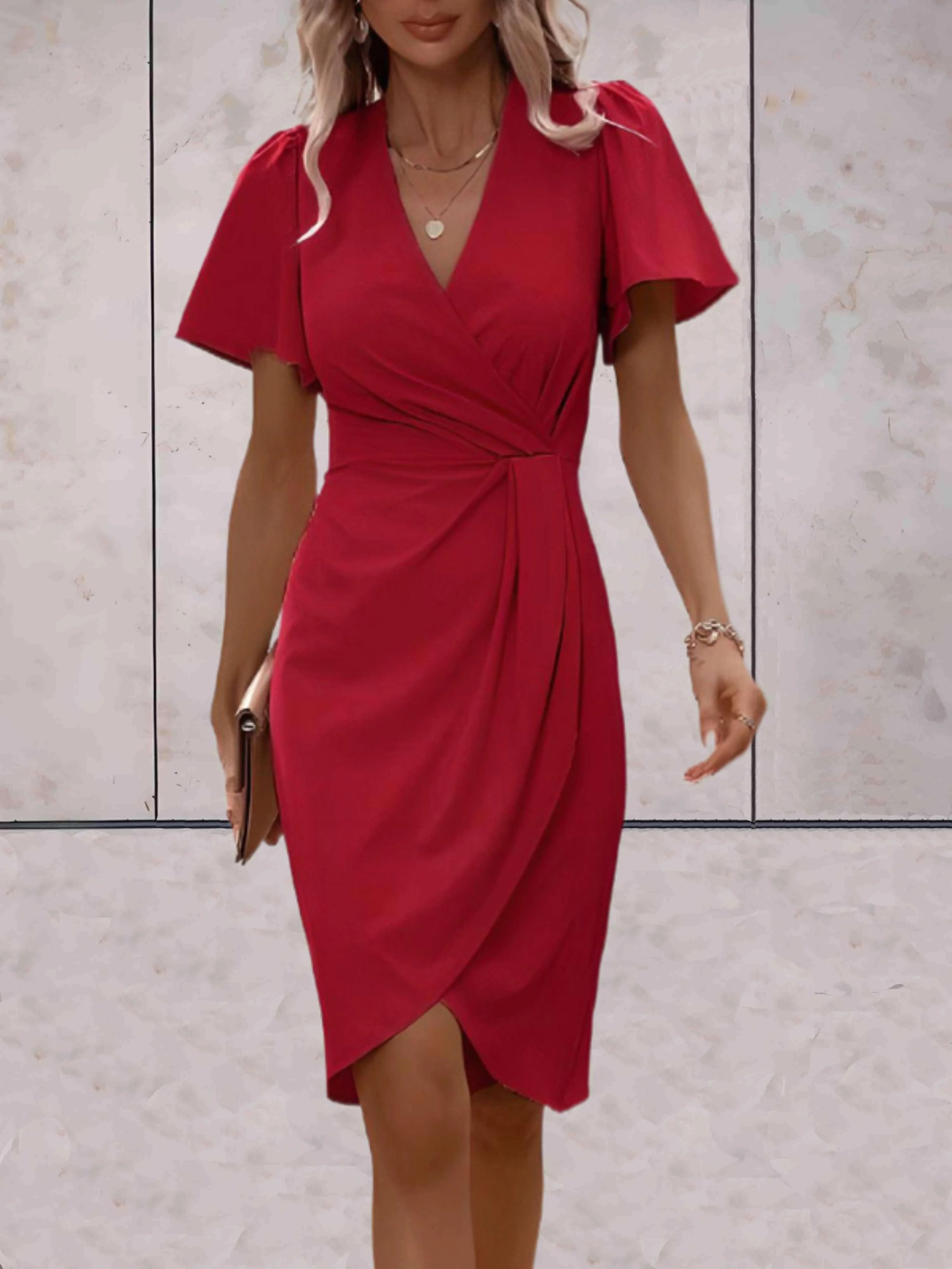Wikkeljurk met V-Hals – Elegante Midi met Vlindermouwen