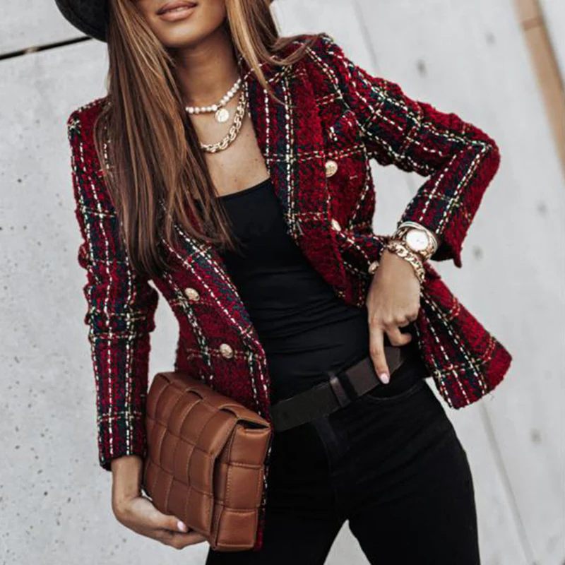 Claire – Bouclé Blazer met Goudkleurige Knopen