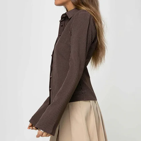 Celeste – Getailleerde Blouse met Uitlopende Mouwen