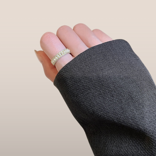Dames Ring – Volledig Bezet met Fijne Steentjes in Dubbele Rij