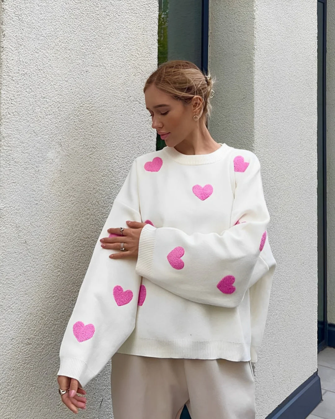 Elena – Gebreide Trui met Hartjesmotief