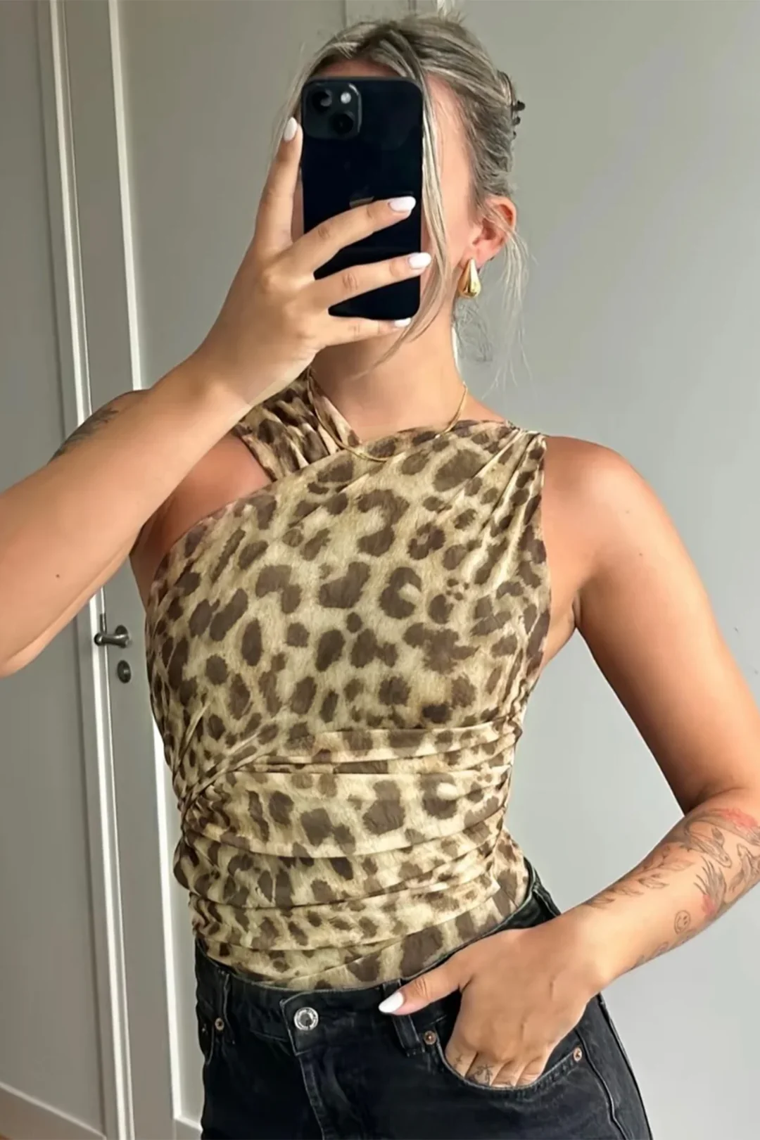 Jelena – Asymmetrische Top met Dierenprint