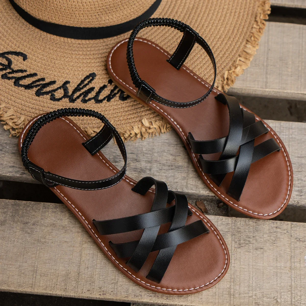 Lina – Sandalen met Gekruiste Bandjes en Elastische Enkelband