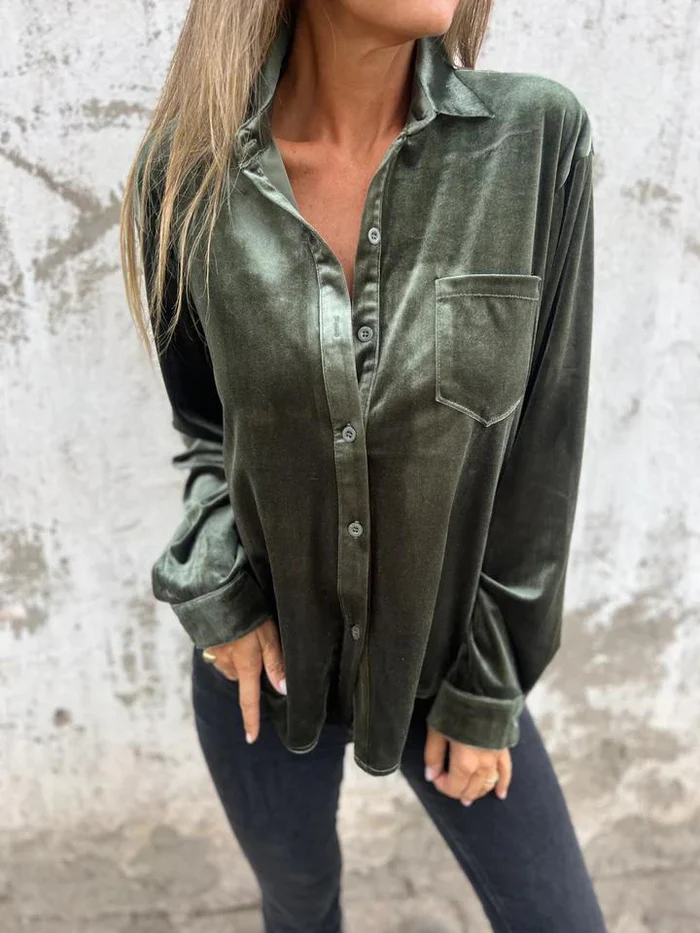 Noura – Losvallende Fluwelen Blouse