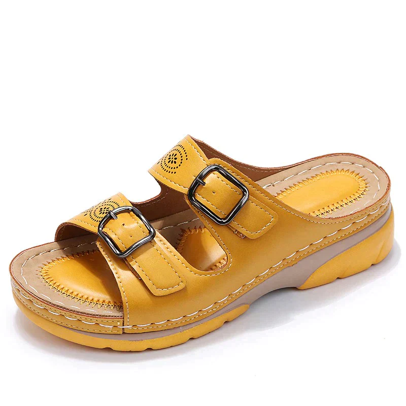 Sandalen – Instapmodel met verstelbare gespen en geperforeerd detail