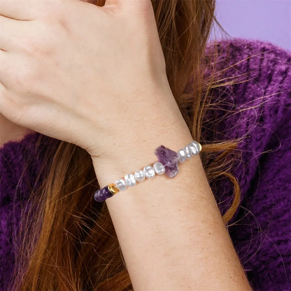 Dames Armband – Elastische Armband met Kruisvormige Natuursteen en Parelaccenten