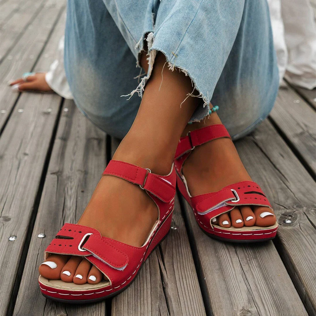 Dames sandalen met klittenbandsluiting – Verstelbare open sandalen met sleehak