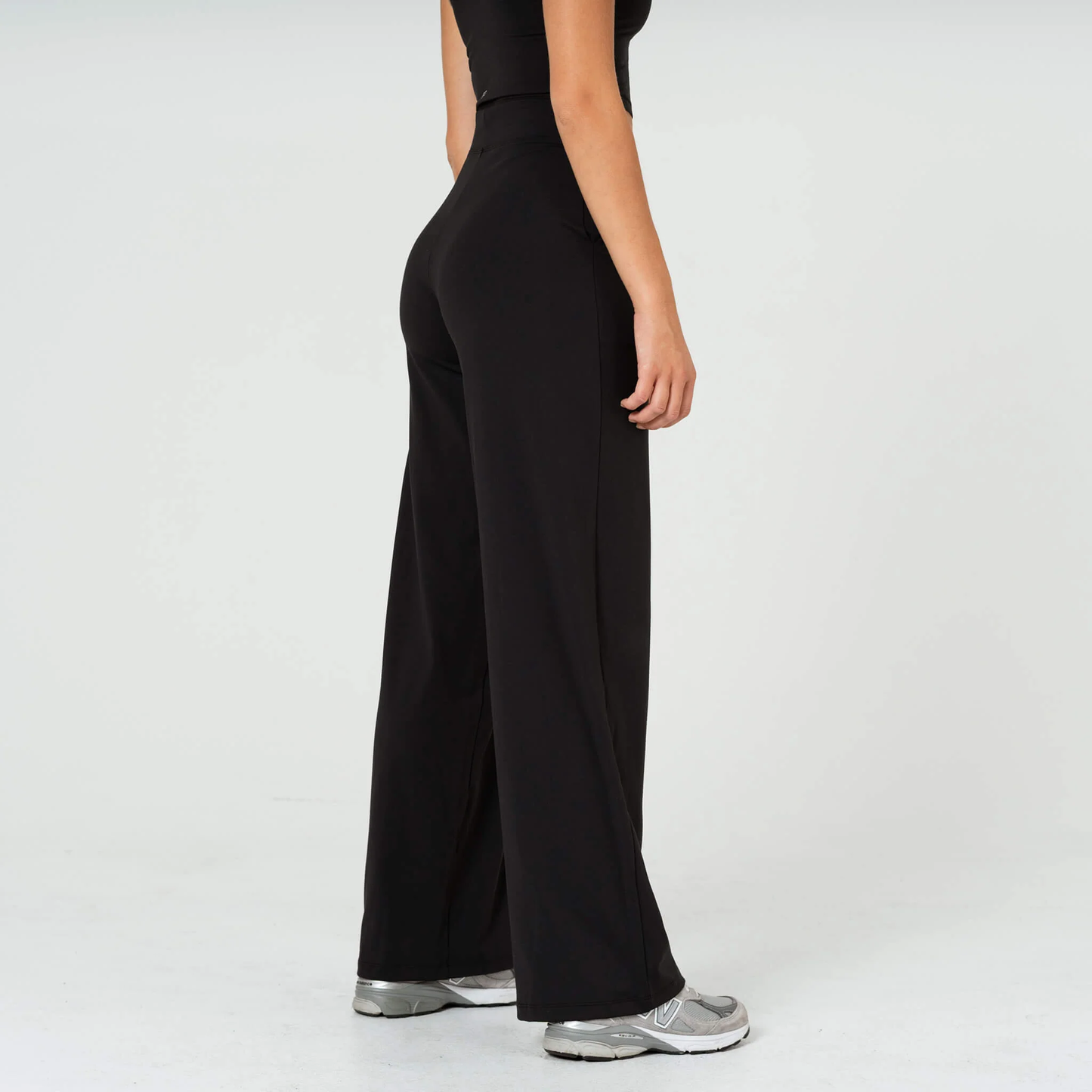 High-Waist Pantalon met Wijde Pijpen – Elastische Tailleband