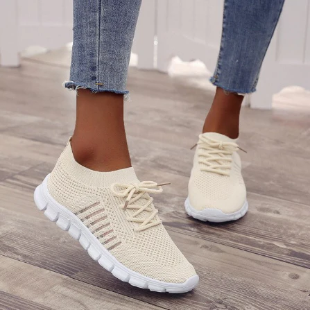 Dames sneakers met mesh bovenwerk – Lichtgewicht sportschoenen met vetersluiting