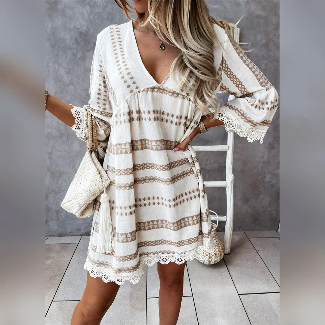 Dames Korte Zomerjurk – Luchtige Boho-stijl met Trompetmouwen en Kantdetails