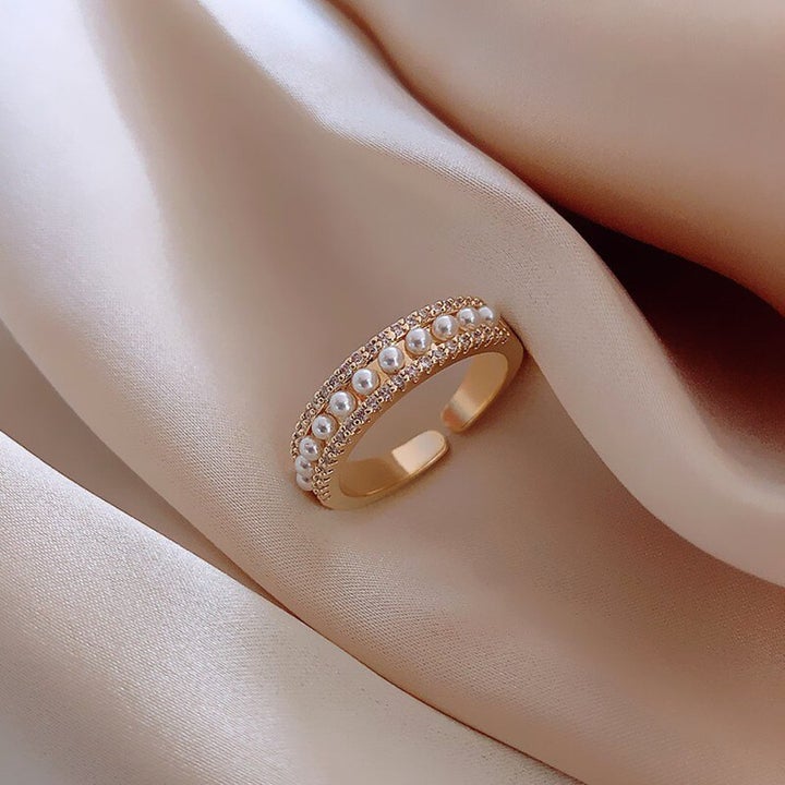 Dames Ring – Volledig Bezet met Fijne Steentjes in Dubbele Rij