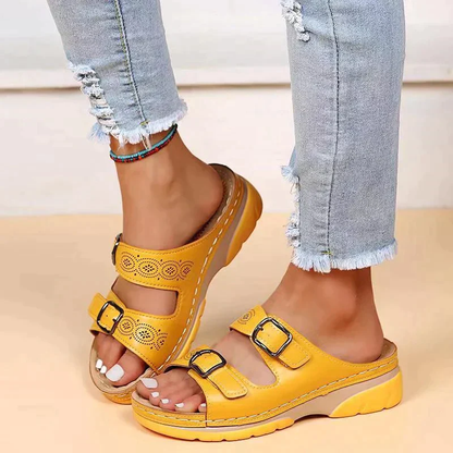 Sandalen – Instapmodel met verstelbare gespen en geperforeerd detail