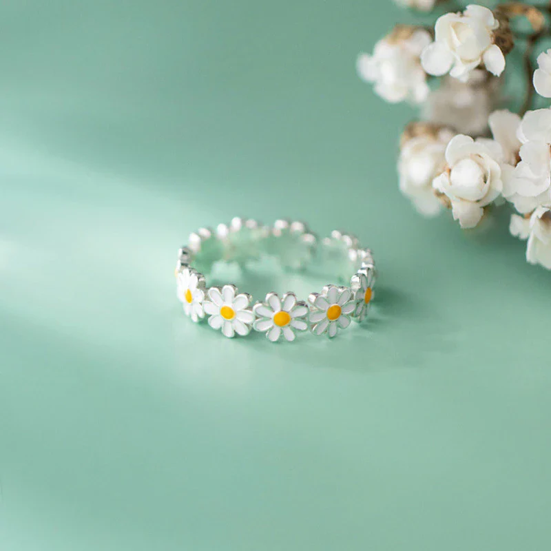 Dames Ring – Bloemendesign met Madeliefmotief