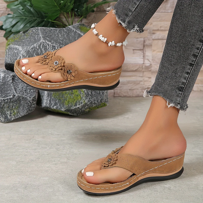 Dames Slippers met Bloemendetail - Verhoogde Zool - Comfortabel Voetbed
