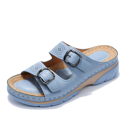 Sandalen – Instapmodel met verstelbare gespen en geperforeerd detail