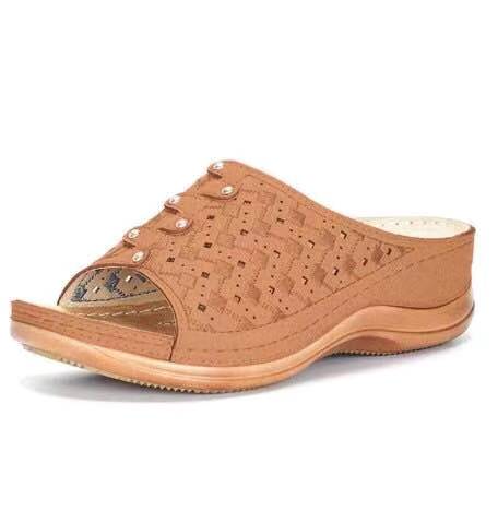 Dames Instap Slippers – Geperforeerd Design met Sleehak en Comfortzool