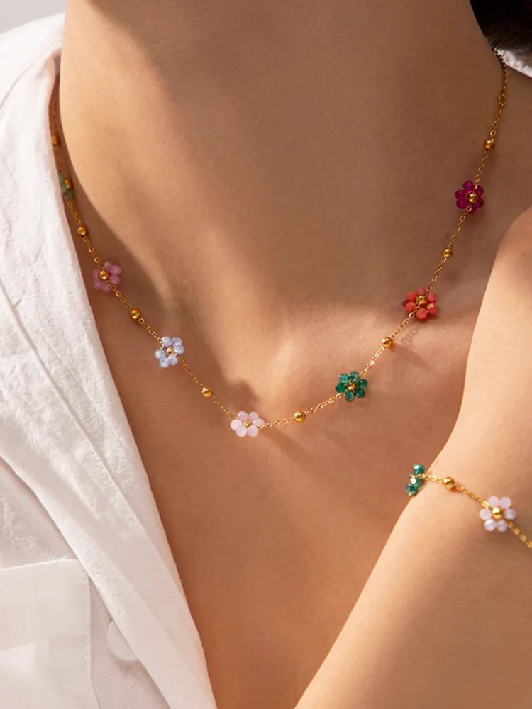 Dames ketting met kralenbloemen – Fijne ketting met kleurrijke bloemdetails