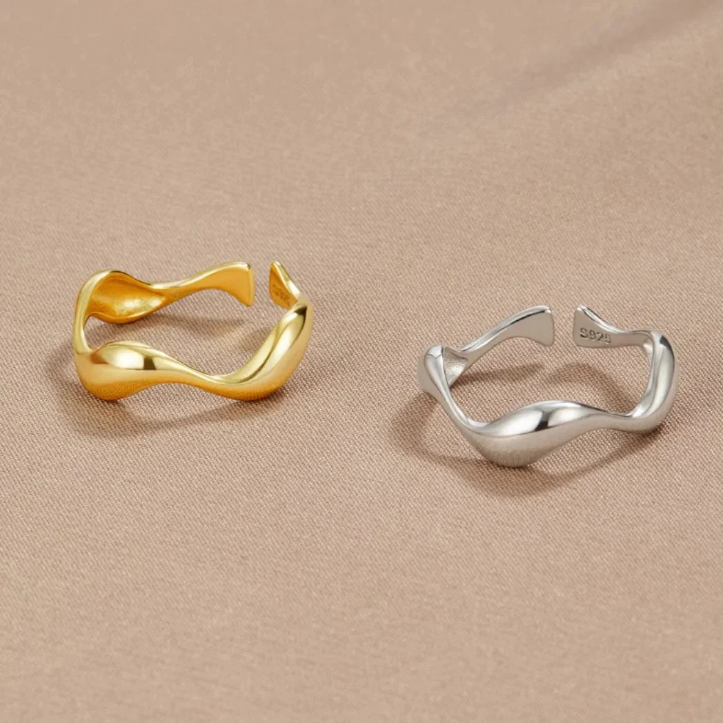 Dames Ring – Minimalistisch Golvend Design