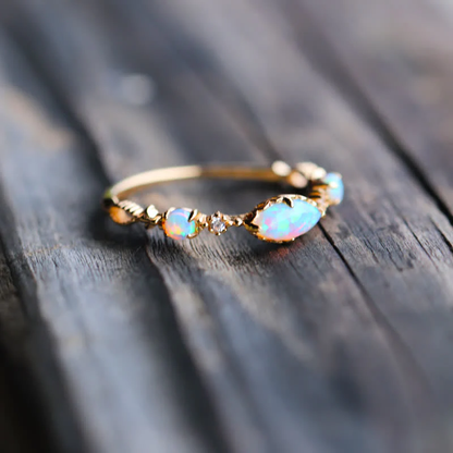 Dames Ring – Fijne Ring met Opaalsteentjes