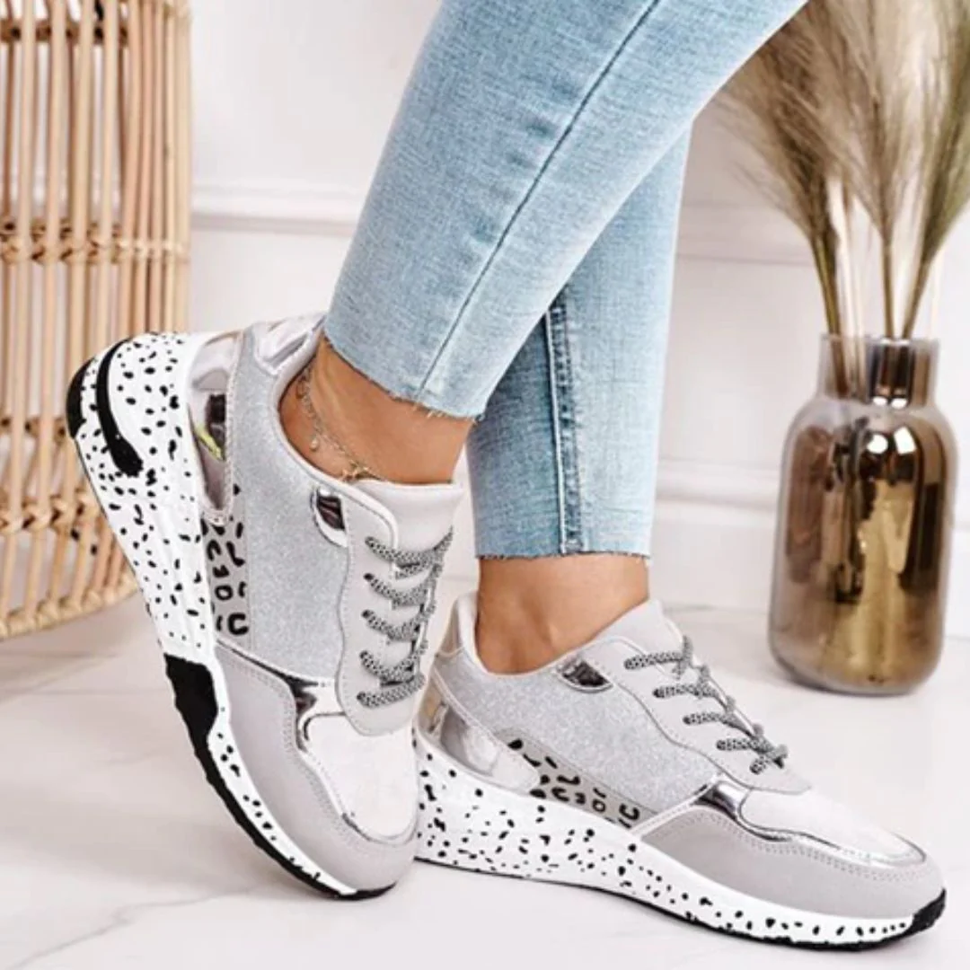 Dames sneakers met speckle-zool – Mode-sneakers met glanzend detail en dikke zool