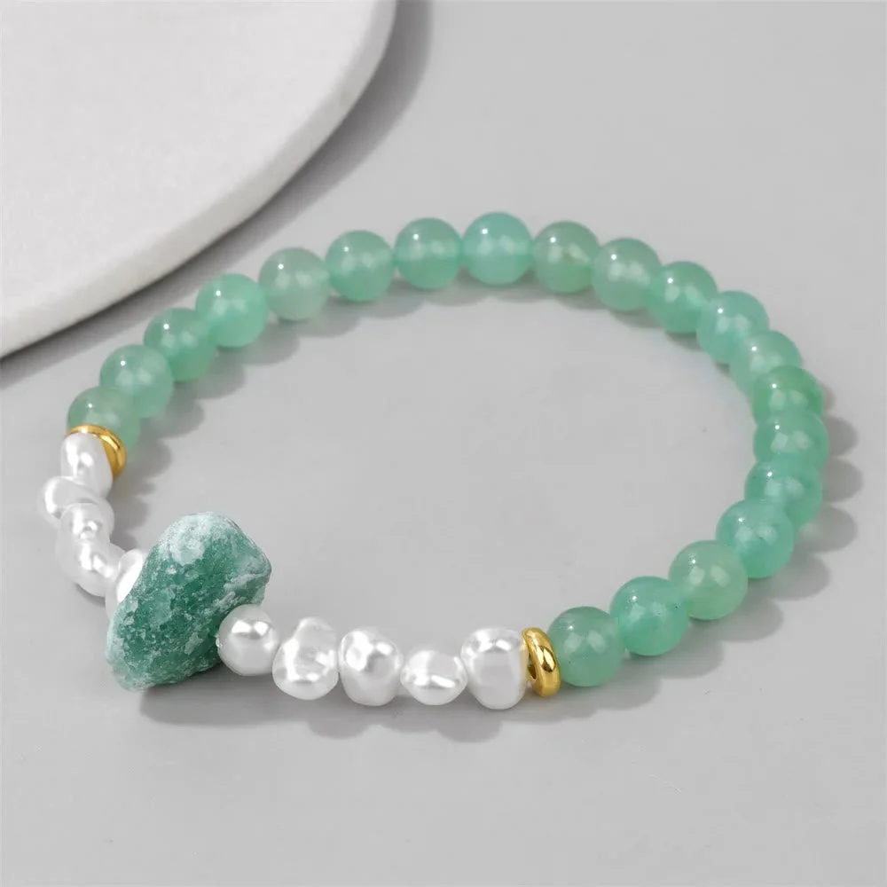 Dames Armband – Elastische Armband met Kruisvormige Natuursteen en Parelaccenten