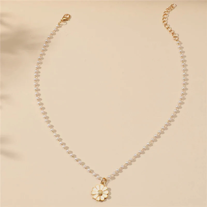 Dames Ketting – Fijn Parelsnoer met Bloemvormige Hanger