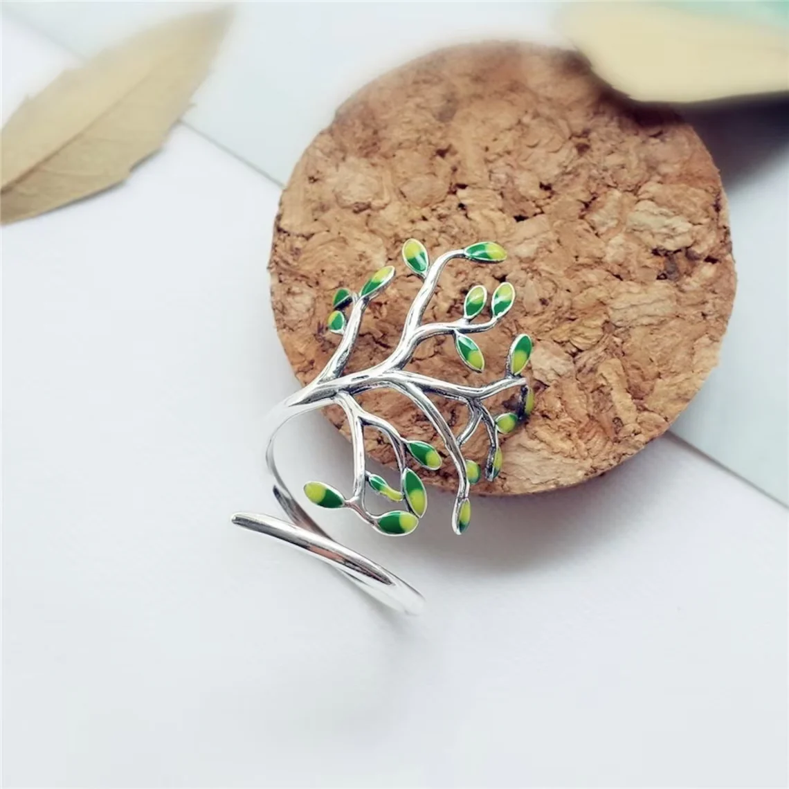 Dames Ring – Verstelbare Ring met Boomtak Design en Groene Accenten
