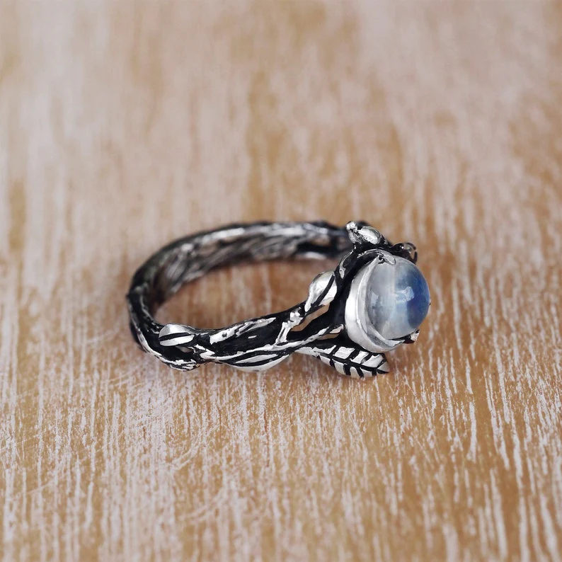 Dames Ring – Maansteen met Dubbele Maansikkel