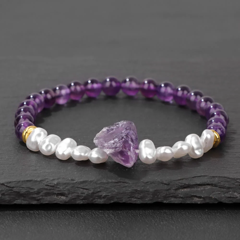 Dames Armband – Elastische Armband met Kruisvormige Natuursteen en Parelaccenten