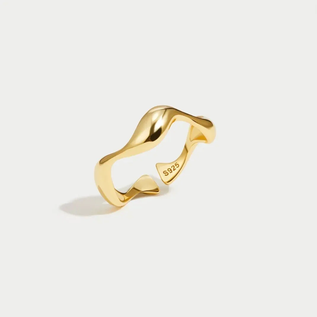 Dames Ring – Minimalistisch Golvend Design