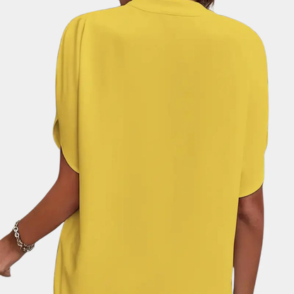 Blouse met V-hals en Korte Mouwen – Minimalistische Elegantie voor Elke Dag