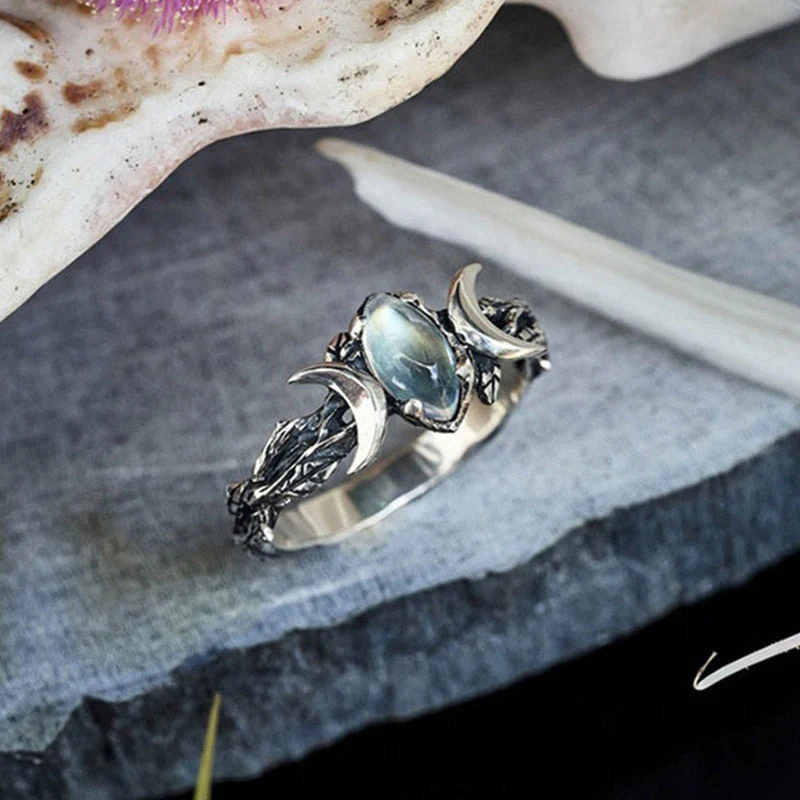 Dames Ring – Maansteen met Dubbele Maansikkel