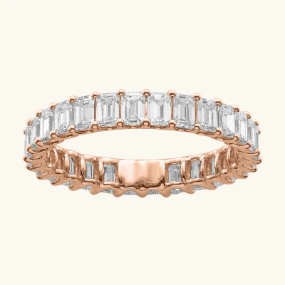Dames Ring – Volledig Bezet met Rechthoekige Zirkonia in Goudkleurige Band