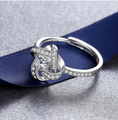 Dames Ring – Gevlochten Ring met Strasssteen en Glanzende Afwerking